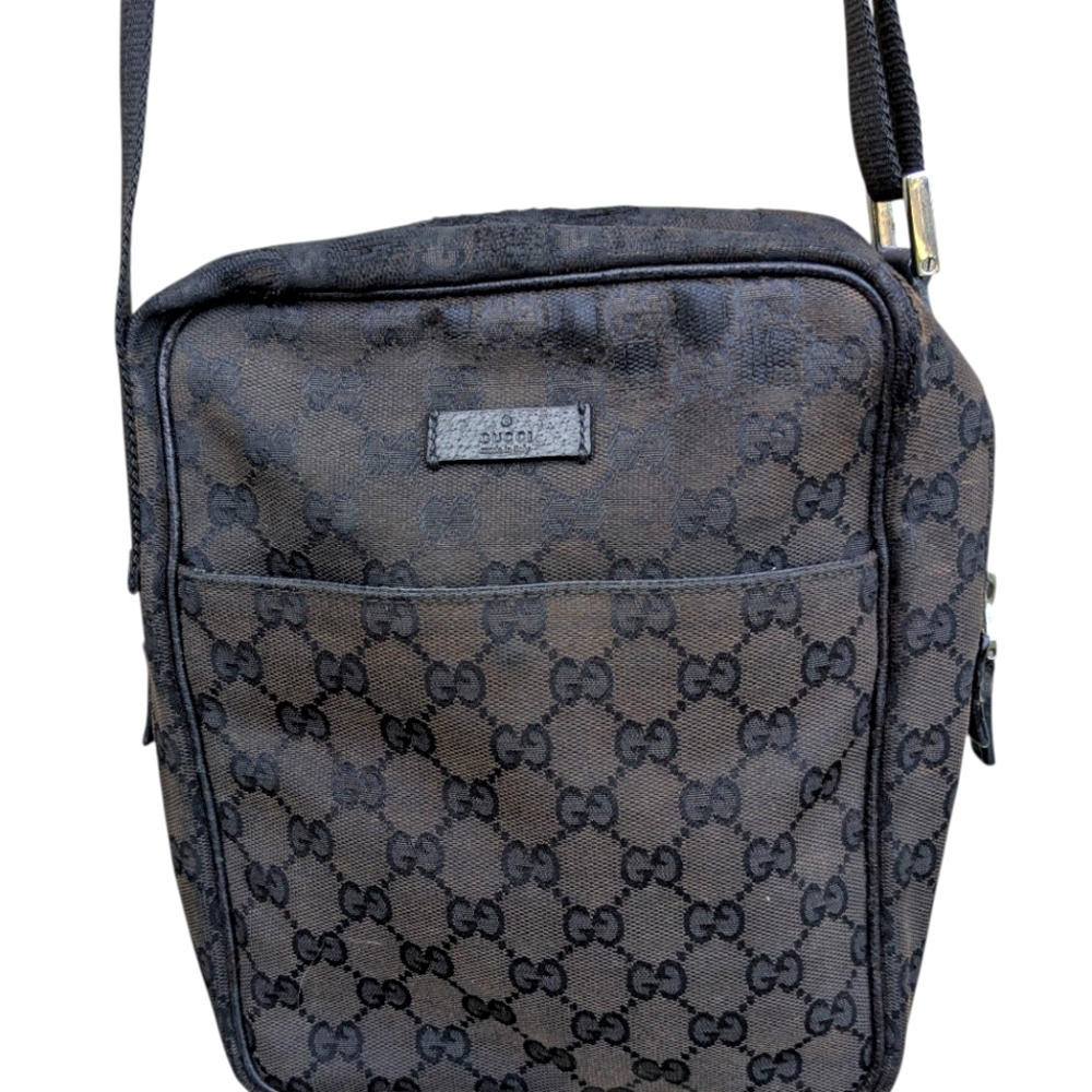 Authentic Gucci Black Messenger Bag with Adjustable Strap and Leather Trim - Picture 3 of 16